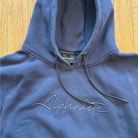 Alphalete Cropped Hoodie – Size Medium - Picture 3 of 5